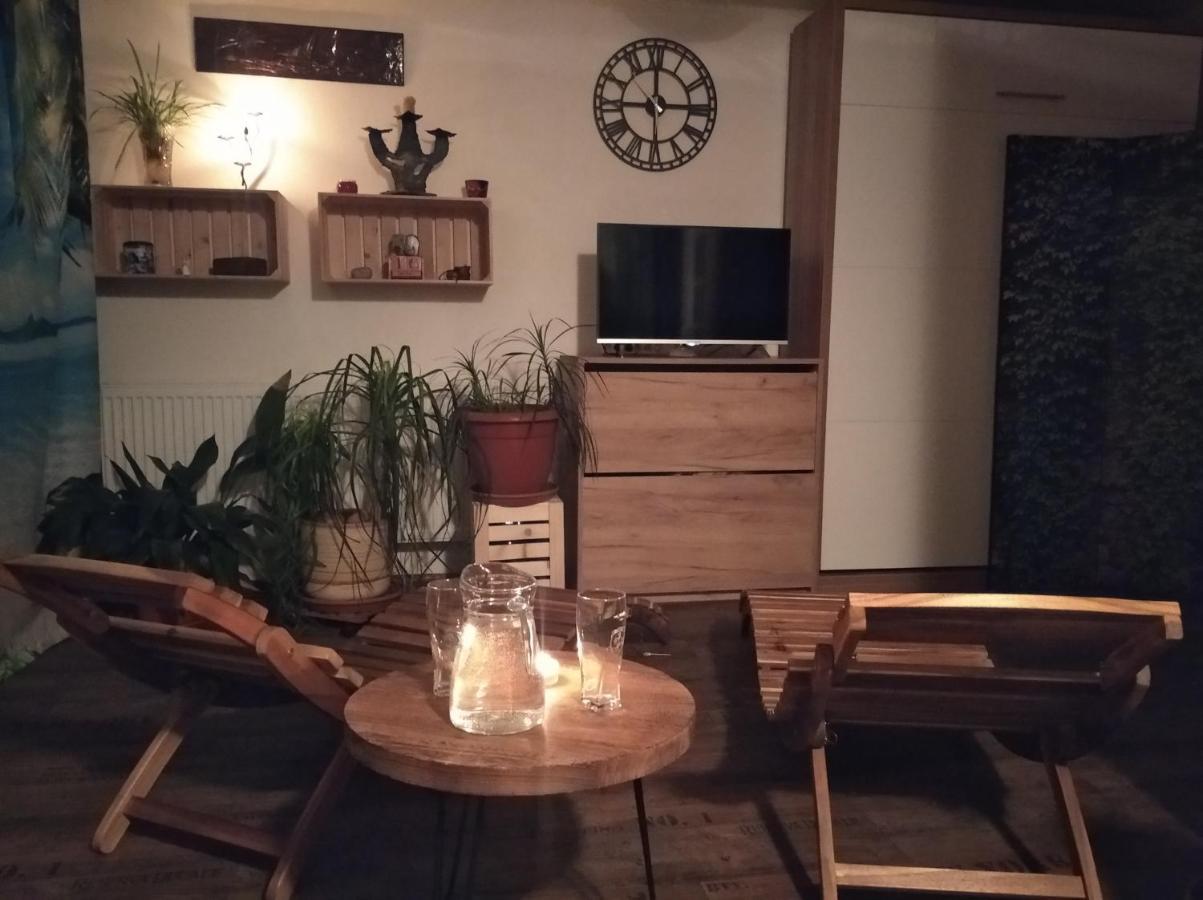 Apartman V Podkrovi Apartment Dobruška Exterior foto